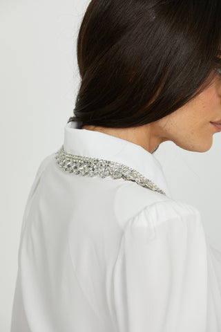 Camicia KUGATIS corta manica lunga con bordo collo con pietre più strass più fondo con patte