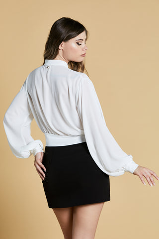 CAMICIA MOUS corta con manica lunga palloncino collo koreana con pieghe più spilla strass