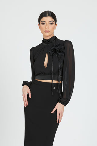 Blusa ARNO corta manica lunga con ap.dietro più fusciacca più spilla fiore