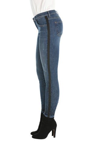 Pantalone jeans 5 tasche vita alta con profili in gros grain e strass sul fondo in denim colore blue scuro, relish fashion moda, abbigliamento femminile