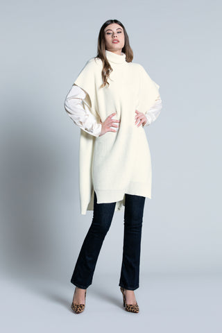 OSHO long half-sleeved shirt with wide round neck, high neck and slits on the oversized hem