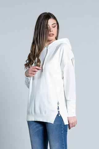 ACCAV long half-sleeved sweater with hood and drawstring with slits and rings and pearls
