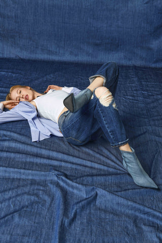 CARLA_2 medium waist 4 pocket trousers with knee breaks baggy fit blue denim