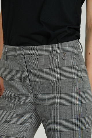 Panta CLOES_QU vita alta con tasche francesi più filetto micro quadri più paillet.