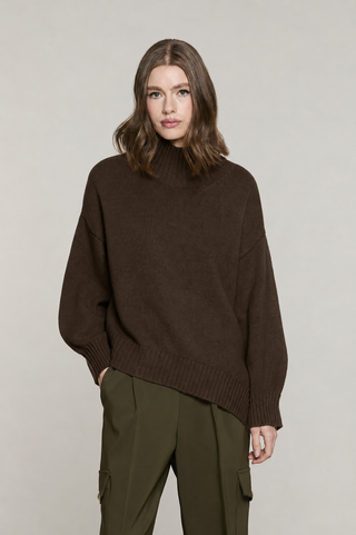 Maglia LYS collo alto taglio asimmetrico