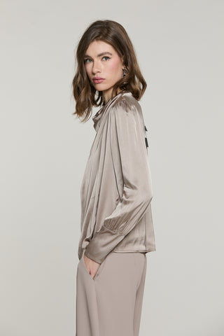 Blusa FRANZ manica lunga scollo morbido più pieghe