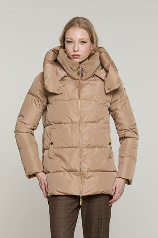 Piumino TERAMIS manica lunga con cappuccio più bordo ecopelliccia staccabile più zip più tasche