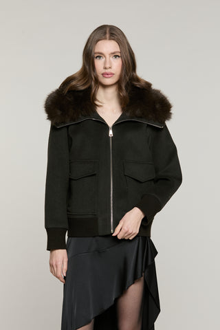 Cappotto SAEZ corto manica lunga con bordi costa con ts più patte più zip più collo ecopelliccia staccabile