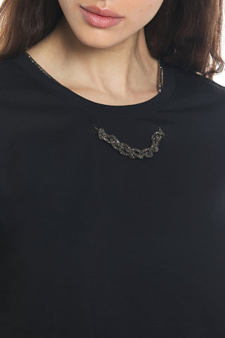 KAFFIRLIME half sleeve t-shirt with rhinestone necklace/laces