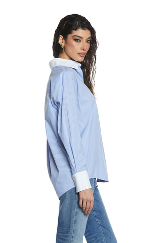 ASTERIS_A long-sleeved shirt with collar and contrasting cuffs plus striped logo embroidery