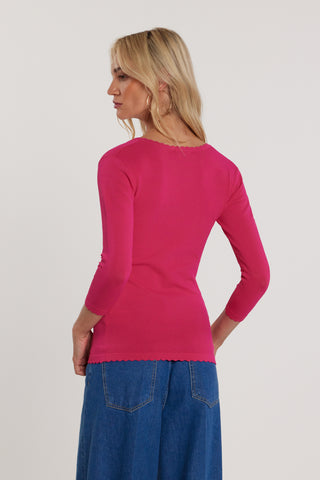 Maglia WINSLET maniche tre quarti scollo a V con bordi lavorazione smerlo più collana logo