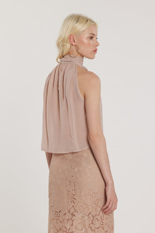 Blusa MYNIEL smanicata collo alla americana con fusciacca più goccia sul seno e schiena