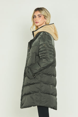 YAMAKO long-sleeved down jacket with eco-sheepskin insert and detachable hood. More zips more ts