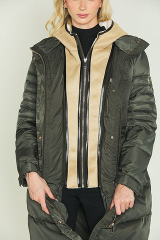 YAMAKO long-sleeved down jacket with eco-sheepskin insert and detachable hood. More zips more ts