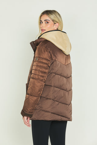 CHISATO long-sleeved down jacket with eco-sheepskin insert and detachable hood. More zips more ts