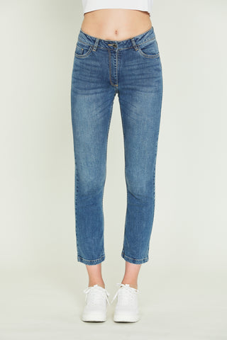 MARILYN jeans_Regular waist, 5 pockets with zip at the bottom, washed denim. Medium