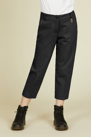 BIANCANEVE capri pant with button. more ts more technical passers