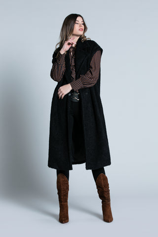 NEZU long sleeveless coat with teddy bear pockets