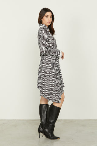 CHIC short long sleeve dress with double collar plus cuff plus asymmetric logo waist curler