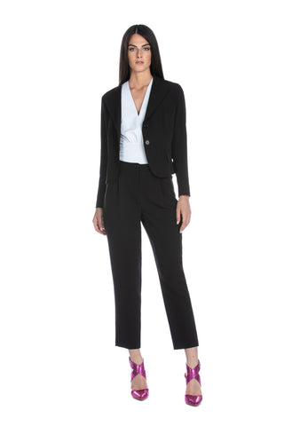 GONARE sleeveless bodysuit with deep neckline