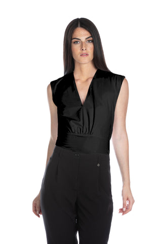 GONARE sleeveless bodysuit with deep neckline