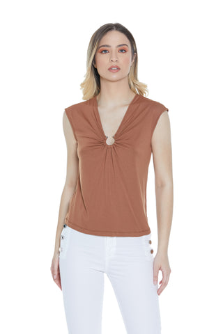 ROMI half-sleeved V-neck t-shirt with ring