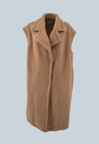 NEZU long sleeveless coat with teddy bear pockets