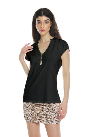 TAAHIRA half sleeve t-shirt with open neck plus necklace with pendants